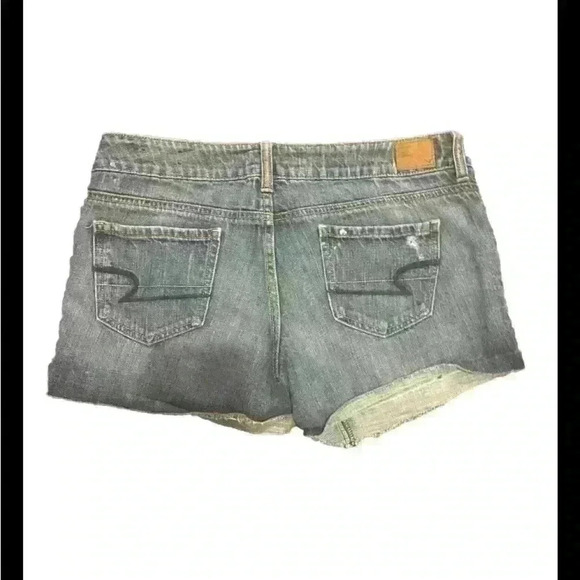 American Eagle Stretch Rolled Hem Denim Shorts Size 8 - Picture 2 of 4